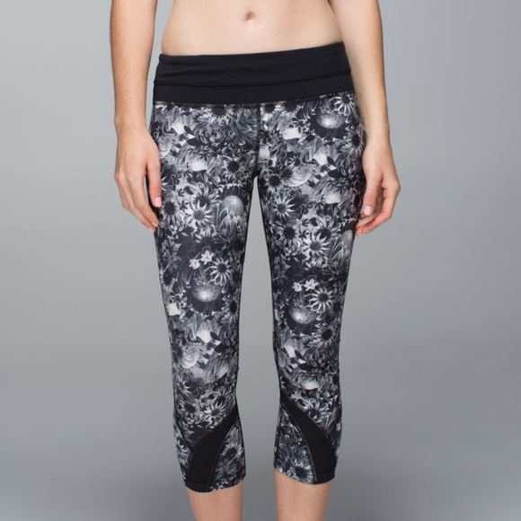 Lululemon Inspire Crop II *Luxtreme - Flowabunga Black Angel Wing / Black - Picture 2 of 8